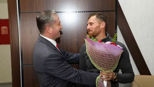 20 Yıl Öncesinin Siirtli Miniklerinden Öğretmenlerine Büyük Sürpriz!