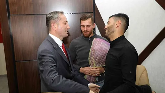 20 Yıl Öncesinin Siirtli Miniklerinden Öğretmenlerine Büyük Sürpriz!