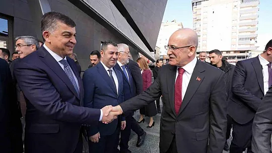 Şimşek, D.T. Şehitkamil Sahnesi'ni inceledi