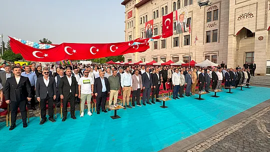 Siirt Emniyetinden 250 Çocuk İçin Sünnet Şöleni: Renkli ve Samimi Görüntüler Ortaya Çıktı