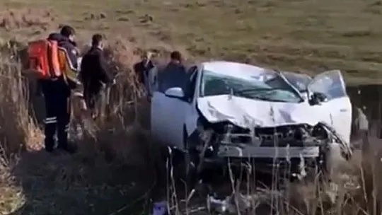 Takla atan araçta 4 kişi yaralandı