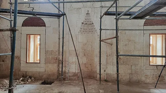 Tarihi Kurşunlu Cami'de restorasyon hızla ilerliyor