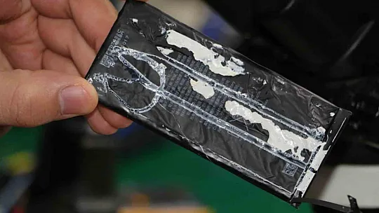 Telefonu şarja takıp uyuyanlar dikkat: Faciayla karşılaşabilirsiniz