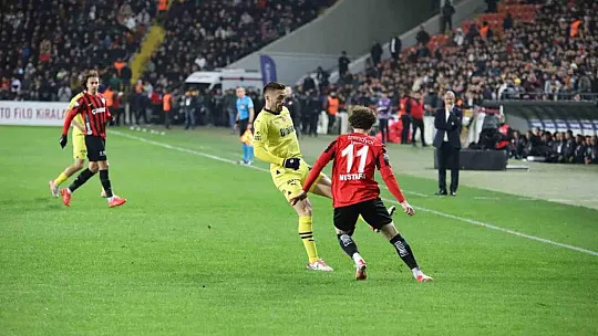 Trendyol Süper Lig: Gaziantep FK: 0 - Fenerbahçe: 0 (Maç devam ediyor)