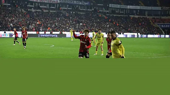 Trendyol Süper Lig: Gaziantep FK: 0 - Fenerbahçe: 0 (Maç devam ediyor)