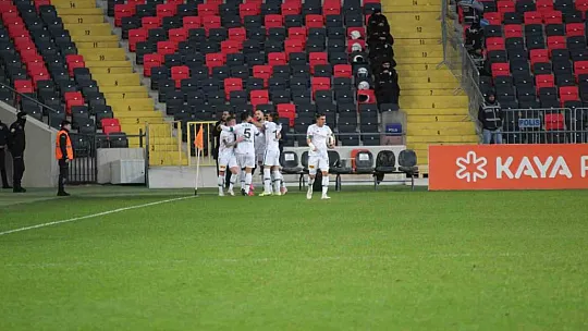 Trendyol Süper Lig: Gaziantep FK: 1 - Konyaspor: 1 (İlk yarı)