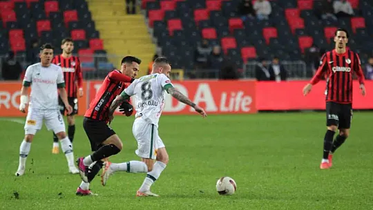 Trendyol Süper Lig: Gaziantep FK: 1 - Konyaspor: 1 (İlk yarı)
