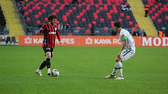 Trendyol Süper Lig: Gaziantep FK: 1 - Konyaspor: 1 (İlk yarı)