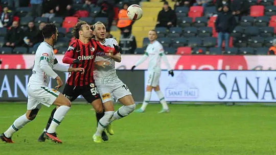 Trendyol Süper Lig: Gaziantep FK: 1 - Konyaspor: 1 (İlk yarı)