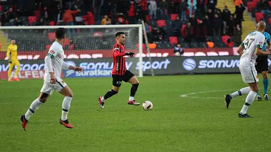 Trendyol Süper Lig: Gaziantep FK: 1 - Konyaspor: 1 (İlk yarı)