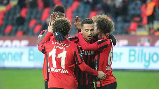 Trendyol Süper Lig: Gaziantep FK: 1 - Konyaspor: 1 (İlk yarı)