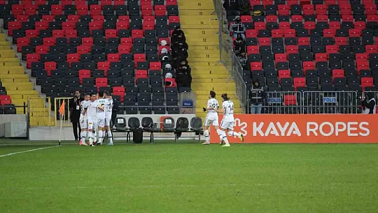 Trendyol Süper Lig: Gaziantep FK: 1 - Konyaspor: 1 (İlk yarı)