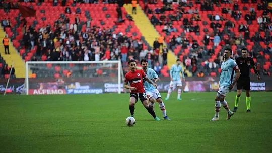 Trendyol Süper Lig: Gaziantep FK: 0 - Başakşehir: 0 (Maç devam ediyor)