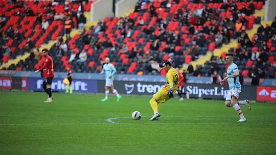 Trendyol Süper Lig: Gaziantep FK: 0 - Başakşehir: 0 (Maç devam ediyor)