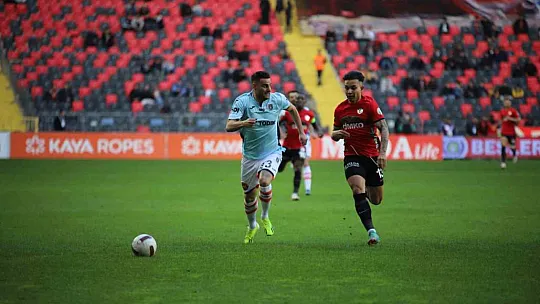 Trendyol Süper Lig: Gaziantep FK: 0 - Başakşehir: 0 (Maç devam ediyor)