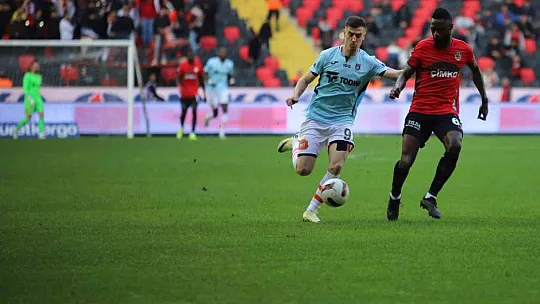 Trendyol Süper Lig: Gaziantep FK: 0 - Başakşehir: 0 (İlk yarı)