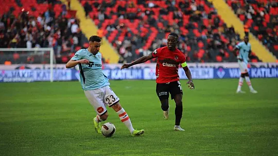 Trendyol Süper Lig: Gaziantep FK: 0 - Başakşehir: 0 (İlk yarı)