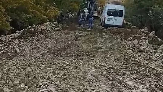 Tut Çanakçı yolunda sel hasara neden oldu