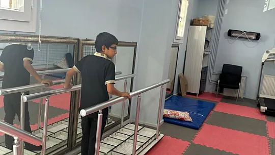 Özel Bireyler Siirt Gökkuşağı Özel Eğitim ve Rehabilitasyon Merkezi'nde Hem Eğleniyor Hem de Gelişiyor