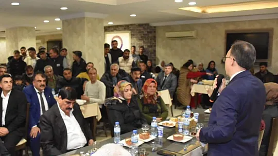 Vali Kızılkaya Siirt'teki romanlarla bir araya geldi