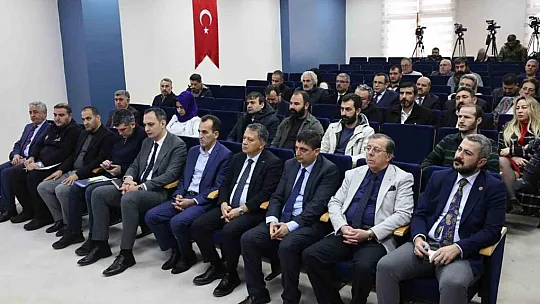 Vali Varol, kentteki 1 yıllık çalışmaları gazetecilere anlattı