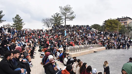 Siirt'te Resul Dindar'ın Katılımıyla Nevruz Coşkuyla Kutlandı!