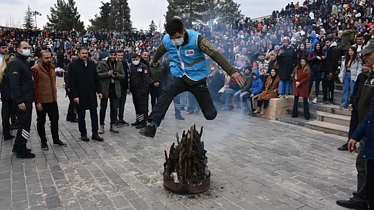 Siirt'te Resul Dindar'ın Katılımıyla Nevruz Coşkuyla Kutlandı!