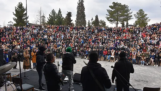 Siirt'te Resul Dindar'ın Katılımıyla Nevruz Coşkuyla Kutlandı!