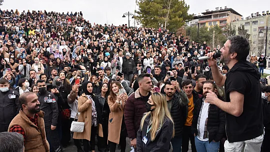 Siirt'te Resul Dindar'ın Katılımıyla Nevruz Coşkuyla Kutlandı!