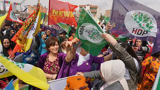 Siirt'te Binlerin Katılımıyla Newroz Kutlandı