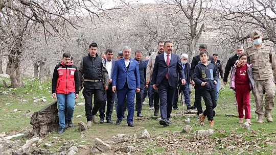 Ekmekçiler Köyündeki Şehitlerimiz Dualarla Anıldı