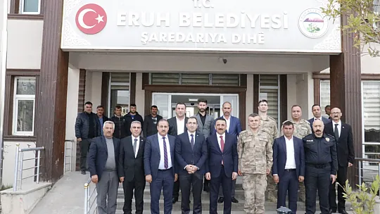 Vali Hacıbektaşoğlu, Eruh İlçesinde Vatandaşlarla Buluştu, Esnafı Ziyaret Etti