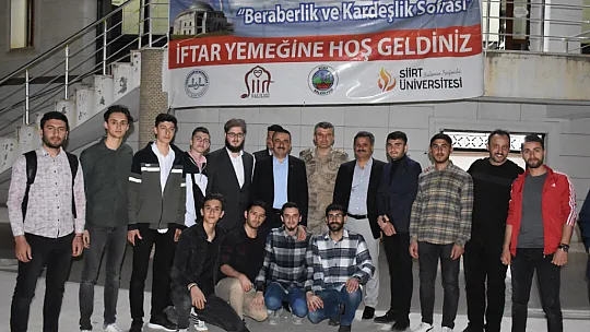 Vali Hacıbektaşoğlu, Üniversite Öğrencileriyle İftarda Bir Araya Geldi