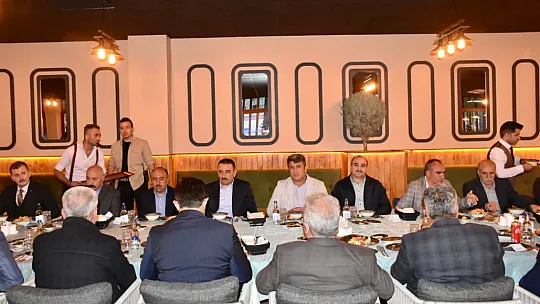 Vali Hacıbektaşoğlu, Muhtarlarla İftarda Bir Araya Geldi