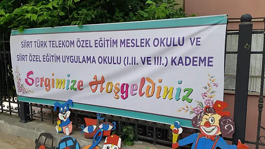 Siirt'te Özel Bireylerin Yıl Boyunca Hazırladığı Birbirinden Güzel Ürünler Sergilendi!