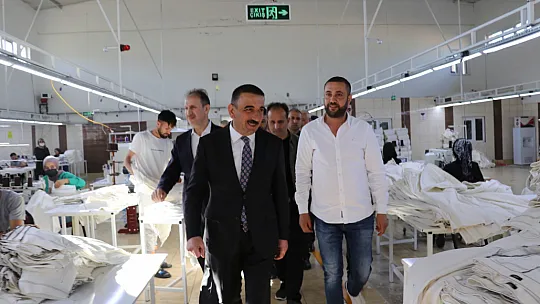 Vali Hacıbektaşoğlu, OSB'deki Tekstil Fabrikalarını Ziyaret Etti