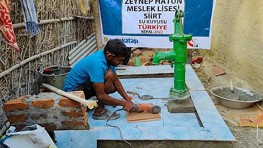 Siirtli Kız Öğrenciler Afrika'da Kuyu Açtırdı
