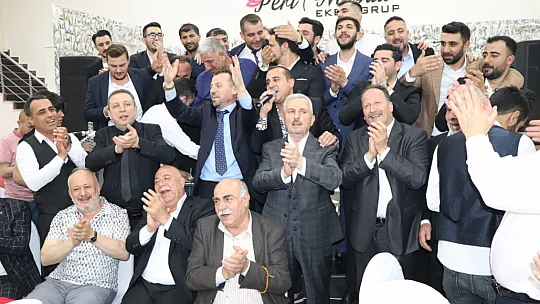 İlçin'lerin Görkemli Düğününe Siyaset, İş Insanları ve Futbolun Duayeni Tanju Çolak Damga Vurdu