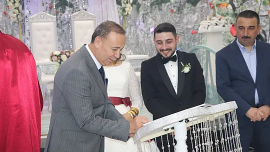 İlçin'lerin Görkemli Düğününe Siyaset, İş Insanları ve Futbolun Duayeni Tanju Çolak Damga Vurdu