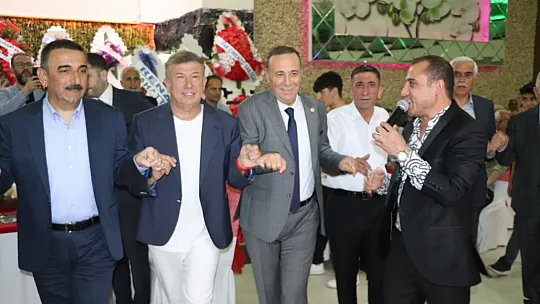 İlçin'lerin Görkemli Düğününe Siyaset, İş Insanları ve Futbolun Duayeni Tanju Çolak Damga Vurdu