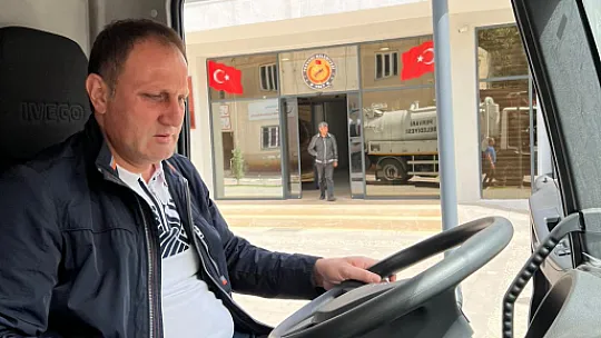 Çevre, Şehircilik ve İklim Bakanlığınca Pervari'ye Vidanjör Hibe Edildi