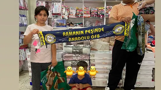 Siirt Anadolu Genç Fenerbahçeliler'den Çocuklara Bayramlık