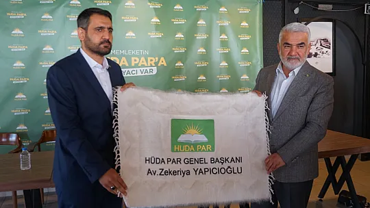 HÜDA PAR Genel Başkanı Yapıcıoğlu Siirt'te Temaslarına Devam Ediyor! Basın Mensuplarıyla Bir Araya Geldi