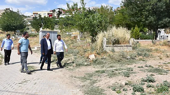 Siirt'te Kurban Bayramı Öncesi Mezarlıklarda Bakım ve Temizlik Çalışması Başladı!