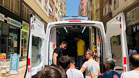 Siirt'te Üzerine Kolonya Dökülen Genç Çakmakla Yanarak Ağır Yaralandı