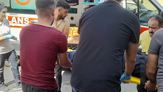Siirt'te Yoldan Çıkan Motor Kaldırıma Çarptı! Motor Sürücüsü Ağır Yaralandı