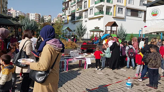 Alparslan Anaokulu Öğrencileri, SMA Hastanası Ensar Bebek İçin Kermes Düzenledi!