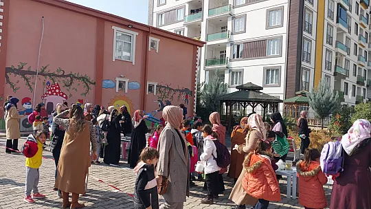 Alparslan Anaokulu Öğrencileri, SMA Hastanası Ensar Bebek İçin Kermes Düzenledi!