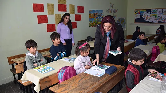 Vali Eşi Güney Hacıbektaşoğlu Eğitim Kurumlarını Ziyaret Etti