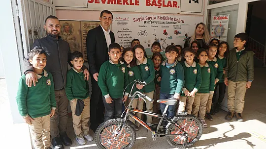 Siirt'te Anlamlı Yarışma! En Fazla Kitap Okuyan Öğrenci Bisiklet Kazanacak